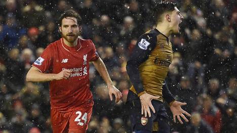 Joe Allen (l.) wechselte vom FC Liverpool zu Stoke City