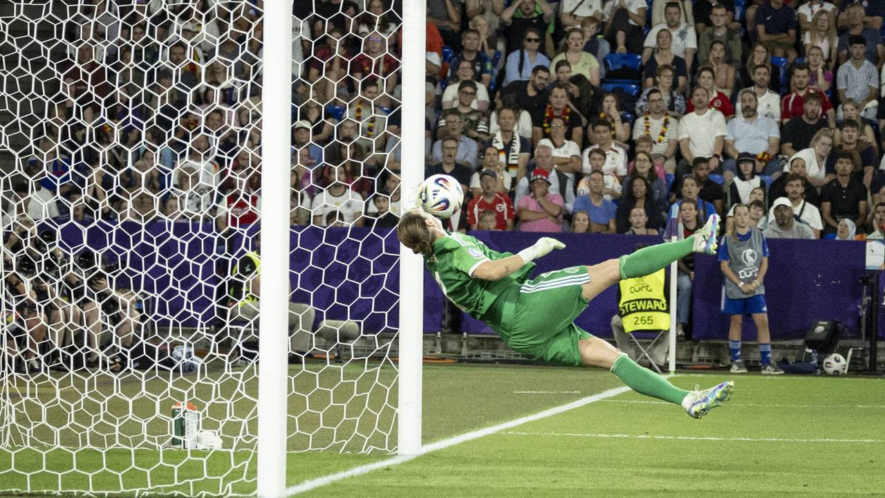DFB-Torwarttrainer verrät: Bundesliga-Keeper meldete sich nach Berger-Parade