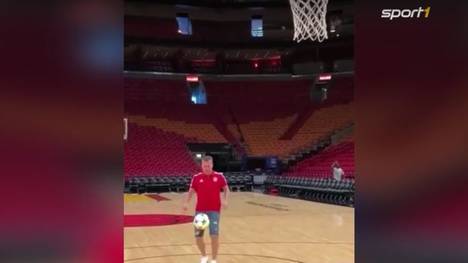 Nichts verlernt: Rekordnationalspieler Lothar Matthäus zeigt auf Instagram, wie viel Ballgefühl er noch hat.