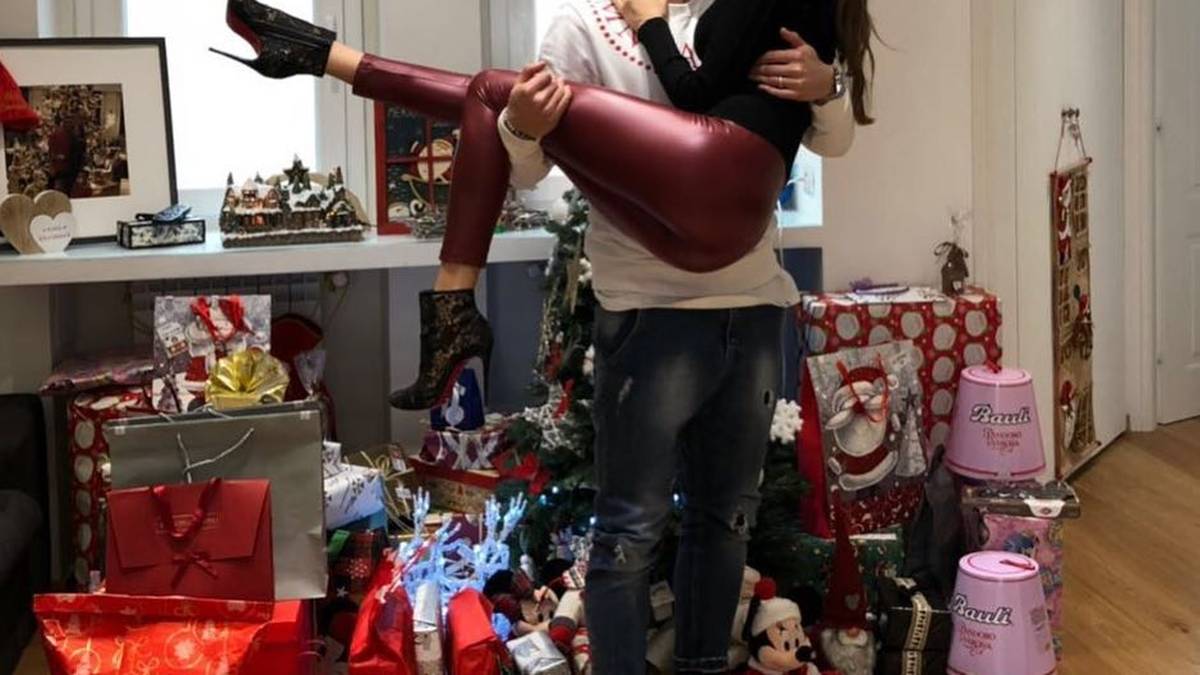 Der ehemalige Dortmunder Ciro Immobile ist mittlerweile bei Lazio Rom zu einem der torgefährlichsten Stürmer Europas geworden. Das Weihnachtsfest feiert er zusammen mit seiner Jessica