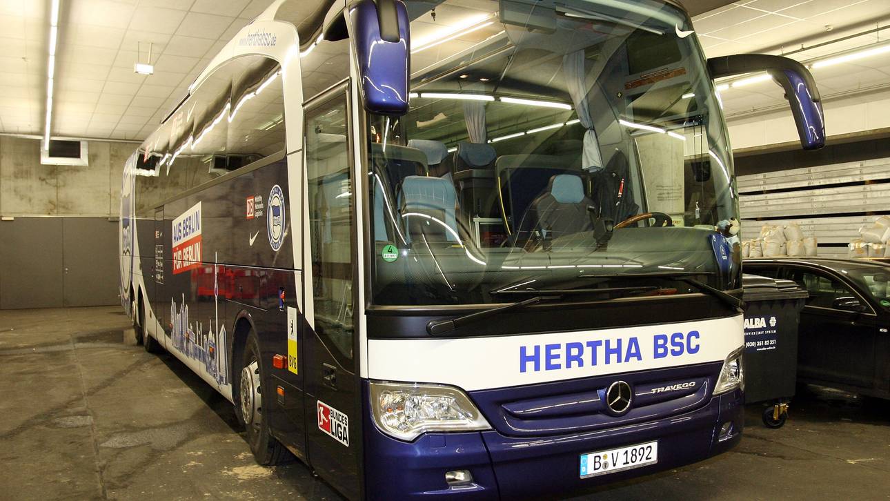 Attacke auf Herthas Teambus