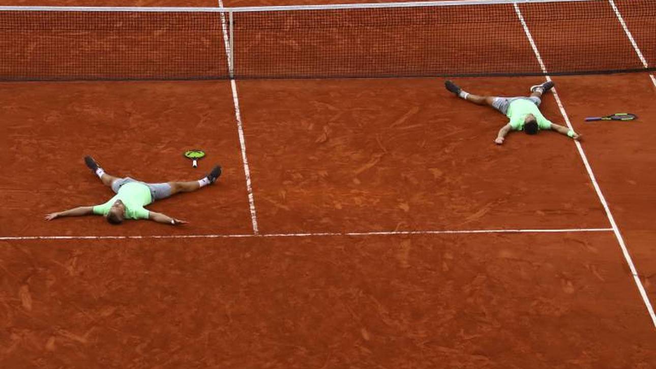Völlig überwältigt: das deutsche Duo nach dem French-Open-Triumph 2019