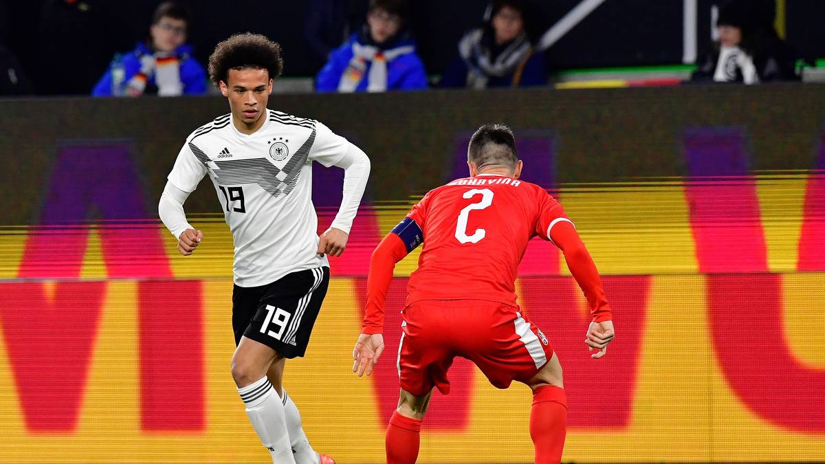 LEROY SANE (bis 90.): Bester Mann in der Offensive! Forderte viele Bälle und versuchte es immer wieder mit Dribblings. Aktiv auch nach der Pause. Aber? Warum köpfte er freistehend aus sechs Metern statt zu schießen (64.)? Danach weitere Torschüsse, aber mit Pech im Abschluss. Bekam einen üblen Knöchel-Tritt von Pavkov (90.), der dafür Rot sah. SPORT1-Note 2,5