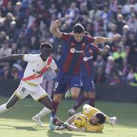 Der FC Barcelona hadert nach einem 1:1 beim Angstgegner Rayo Vallecano. Für Diskussionen sorgt die Leistung des Schiedsrichters.