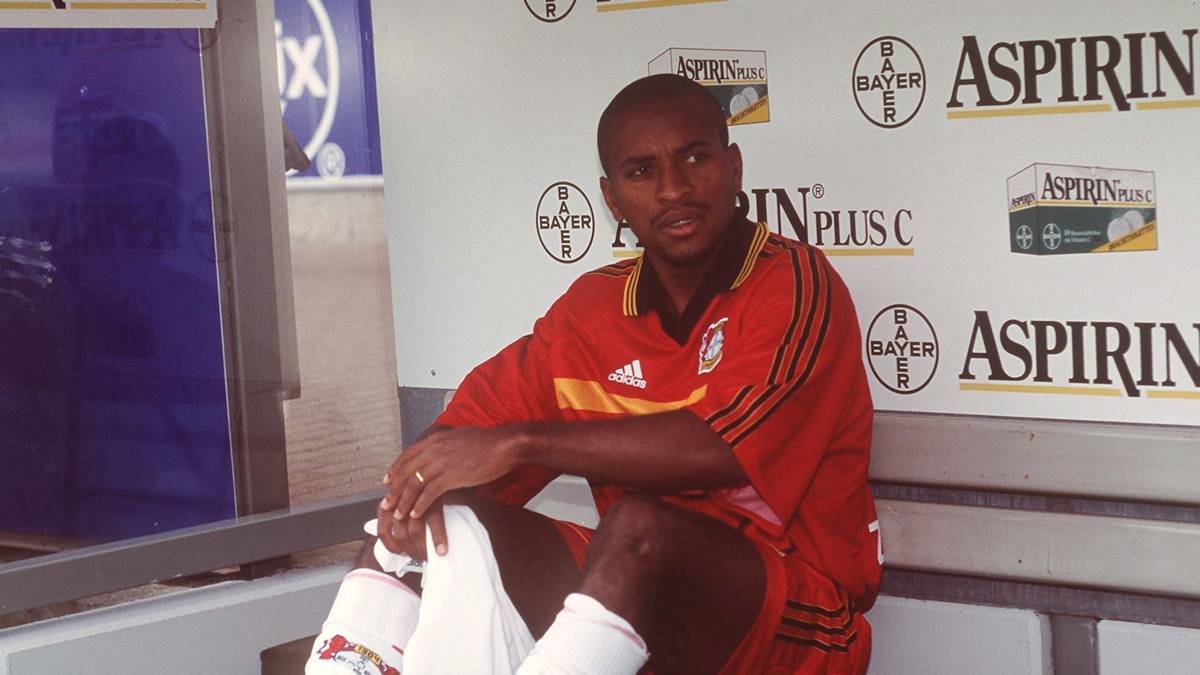 ZÉ ROBERTO: 150 Einsätze für die Werkself. Einer der erfolgreichsten der vielen Brasilianer, die Ende der 90er-Jahre in Leverkusen spielten. Besonders schmerzhaft für die Bayer-Fans, dass der feine Techniker gemeinsam mit Ballack 2002 nach München geht