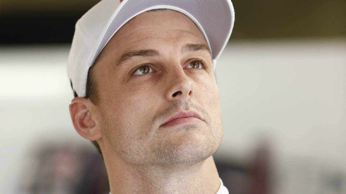 MIKE CONWAY: Der ehemalige Formel-3-Weltmeister war zuletzt in der amerikanischen IndyCar Series unterwegs. 2015 wechselte der 33-Jährige als Vollzeitpilot in die WEC und fährt seitdem für Toyota