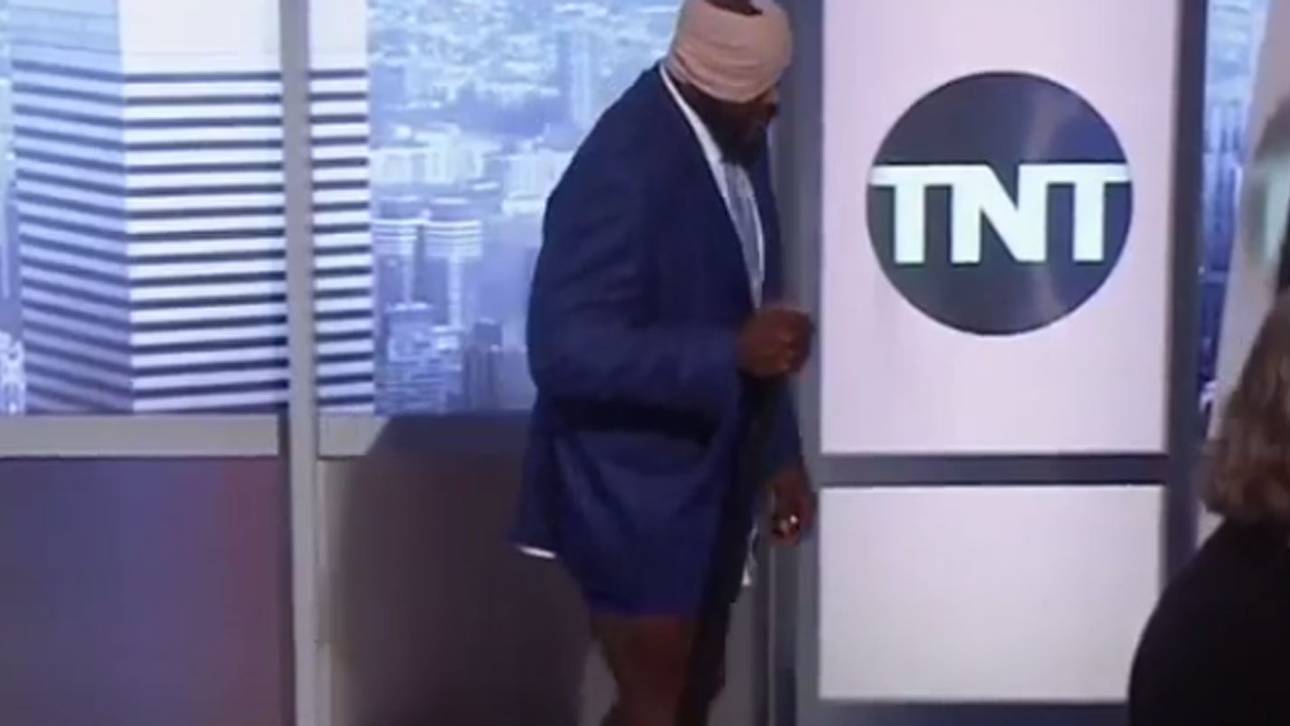 Shaq lässt im TV die Hosen runter