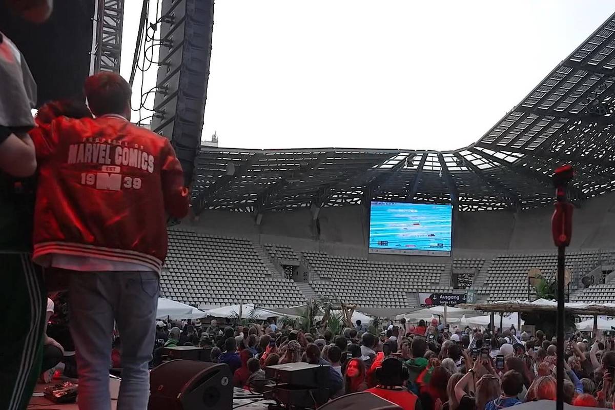 Am ersten Tag bei den Olympischen Spielen gab Clueso in der deutschen Fanzone ein Konzert und prompt gab es das erste Gold von Lukas Märtens. Der Sänger schwärmte im Anschluss vom emotionalen Highlight.