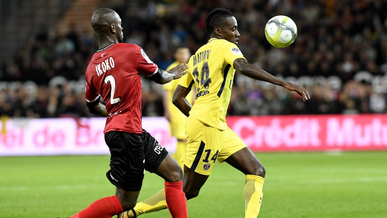 FBL-FRA-LIGUE1-GUINGAMP-PSG