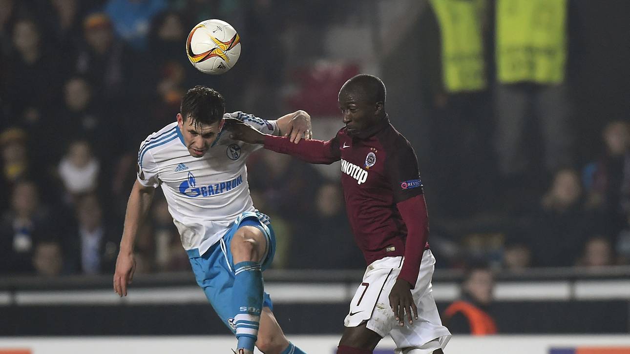 Glücklicher Elfmeter rettet Schalke