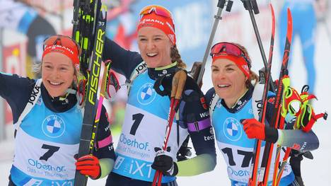 Starke deutsche Teamleistung: Sophia Schneider (l.), Denise Herrmann-Wick (Mitte) und Hanna Kebinger