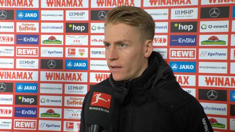 Chris Führich übernimmt gegen Borussia Dortmund die Verantwortung vom Punkt, scheitert aber an Gregor Kobel.