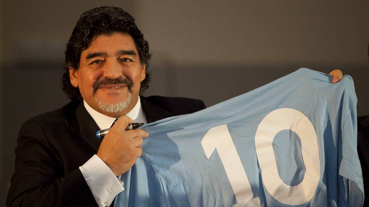 Maradona wird Ehrenbürger Neapels