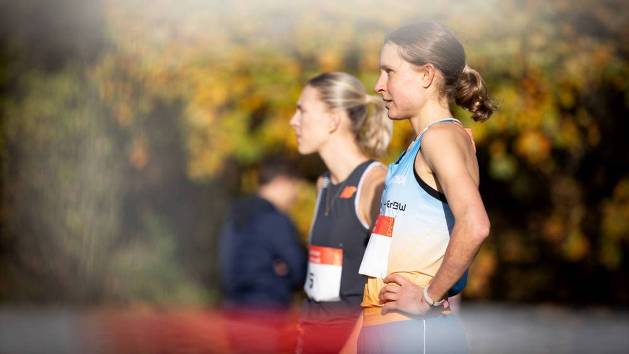Elena Burkard vor einem Cross-Rennen im November 2023 in Darmstadt