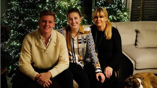 Mick Schumacher zusammen mit seiner Schwester Gina-Maria und Mutter Corinna Schumacher
