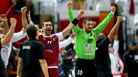 Die katarische Bank jubelt über den Finaleinzug bei der Handball-WM