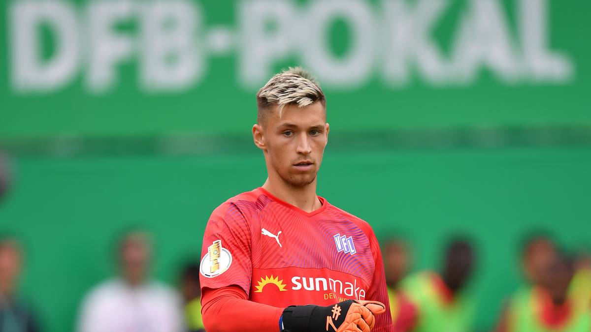 PLATZ 19: Nils Körber (VfL Osnabrück): Weisse Westen: 3 - Gegentore: 11