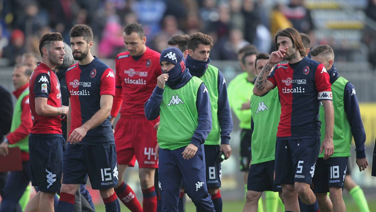 Hooligans ohrfeigen Cagliari-Spieler