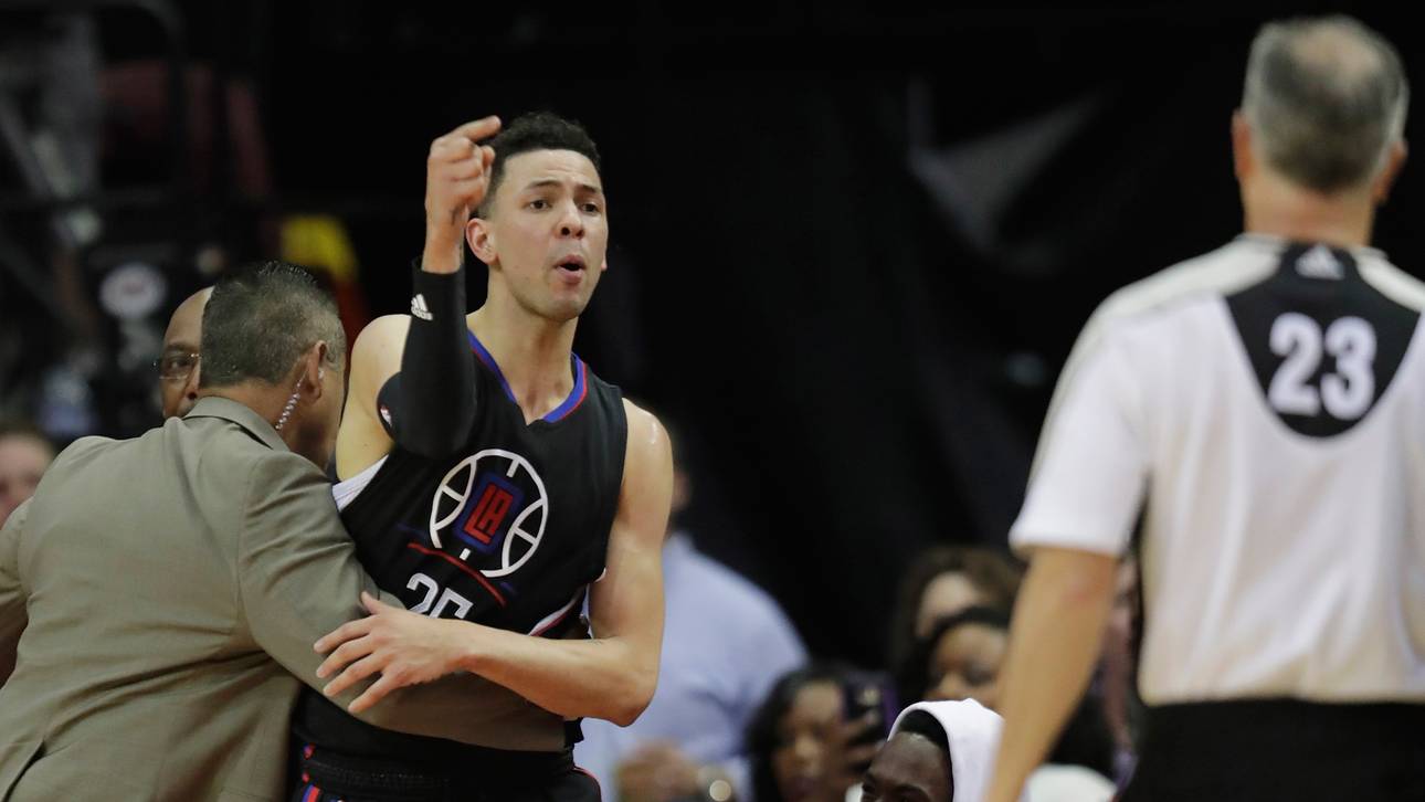 Irre: Trainer und Sohn rausgeworfen