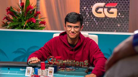 Pokerspieler und SPORT1-Streamer Jan Wagner stellt uns WSOP-Champion Samuel Mullur vor. Samuel gewann soeben 2,7 Millionen Dollar bei einem Event der WSOP Paradise.