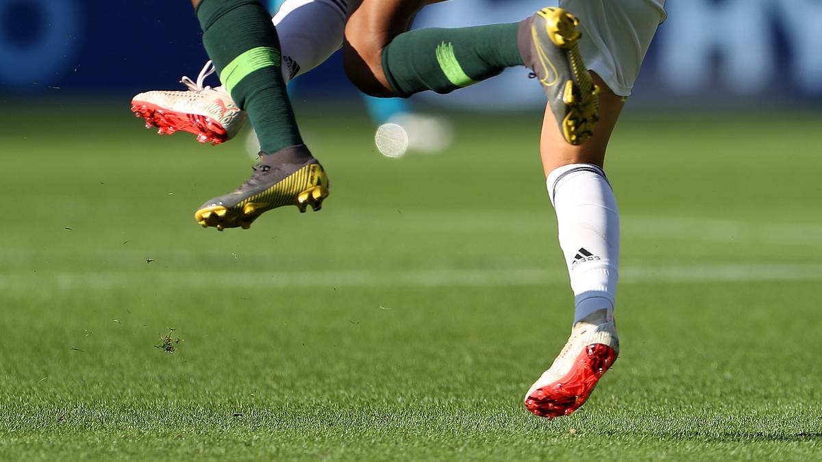 CAROLIN SIMON (ab 46.): Kam nach der Halbzeit für Schweers ins Spiel. Konnte die schnellen Angriffe der Nigerianerinnen besser verteidigen und eroberte viele Bälle. Sorgte mit guten Tempoläufen für Entlastung in einer wichtigen Phase. SPORT1-Note: 2,0