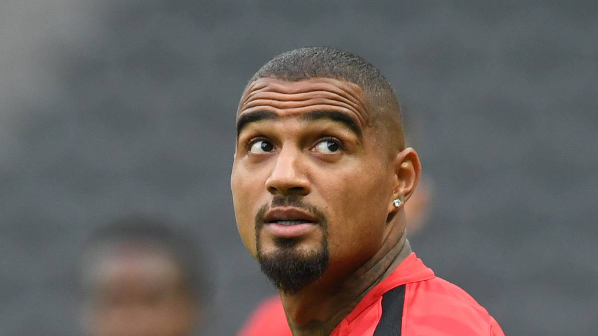 ABGÄNGE: Danny Blum (UD Las Palmas/Leihe), Marius Wolf (Borussia Dortmund/5 Millionen), Omar Mascarell (Real Madrid/4 Millionen), Aymen Barkok (Fortuna Düsseldorf/Leihgebühr 800.000), Lukas Hradecky (Bayer Leverkusen/ablösefrei), Leon Bätge (Würzburger Kickers/ablösefrei), Kevin-Prince Boateng (US Sassuolo/ablösefrei), Max Besuschkow (Saint Gilloise/Leihe), Alexander Meier (vereinslos), Renat Dadashov (Estoril Praia/ablösefrei)