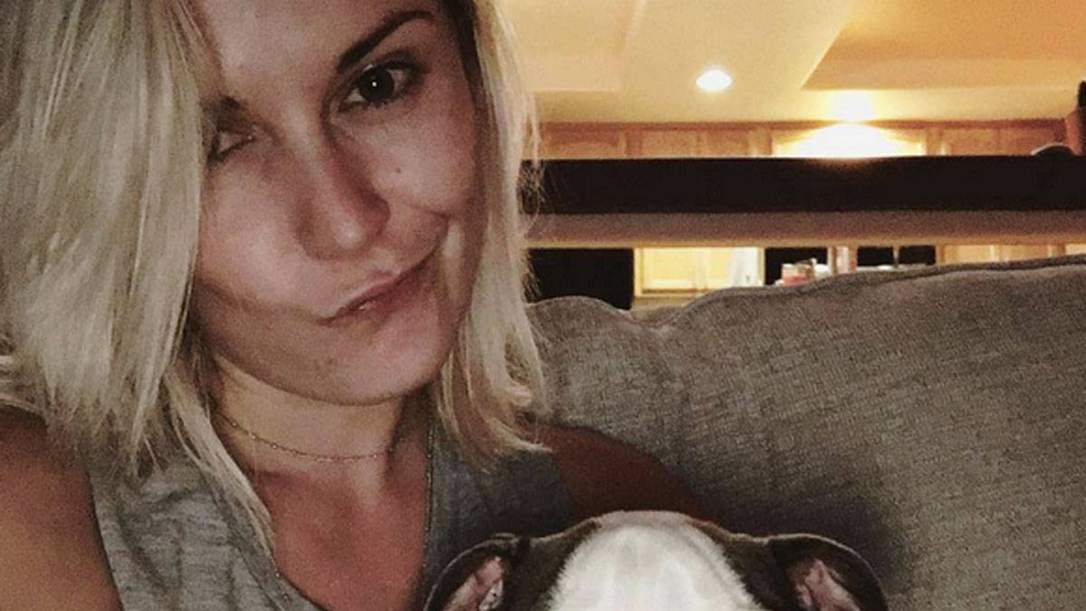 "Ich bin ein normales Mädchen von nebenan", sagt sie: "Ich will T-Shirts tragen, Bier trinken. Ich denke, das merken die Zuschauer und ich denke, dass sie das ganz erfrischend finden"