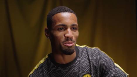 BVB-Neuzugang Ethan Nwaneri verrät in seinem ersten Interview im BVB-Dress, wer ihn zu den Schwarz Gelben lockte. 