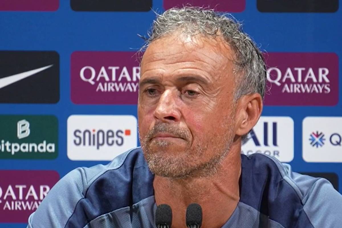 Nach einer „unglaublichen Saison“ erwartet Luis Enrique von Ousmane Dembélé weitere Steigerungen. Für den PSG-Trainer bleibt der Flügelspieler unverzichtbar.