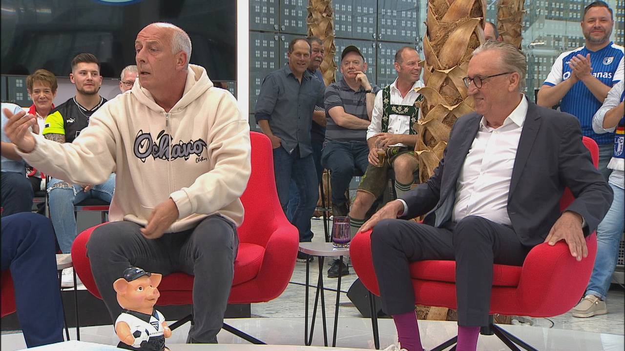 STAHLWERK Doppelpass: Mario Basler füttert das Phrasenschwein mit Geld der Gäste