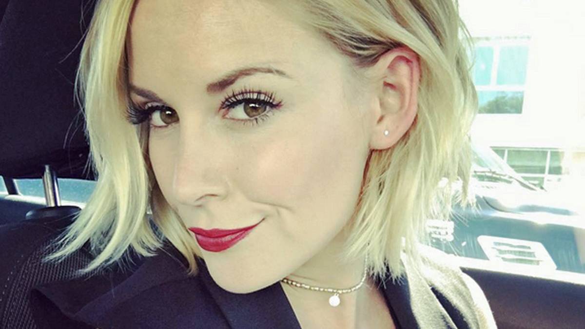 Renee Young - das ist die Ehefrau von WWE-Star Dean Ambrose