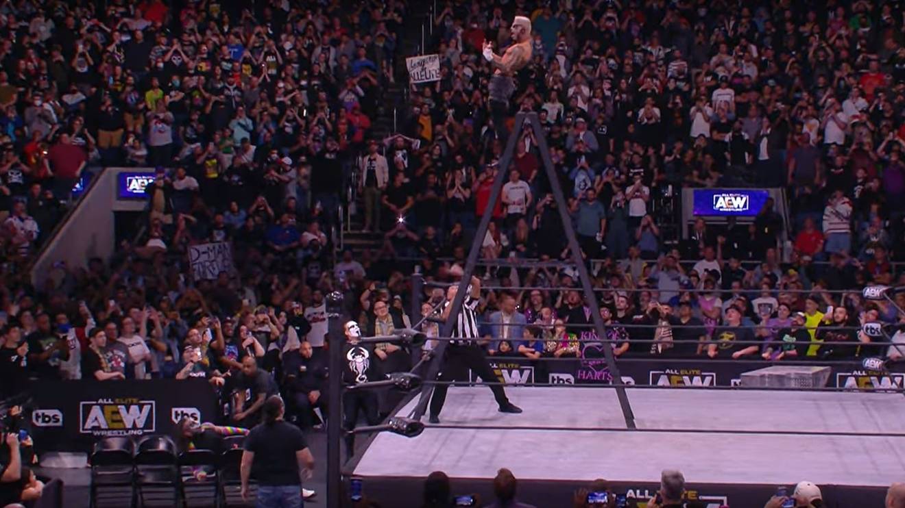Darby Allin sprang bei AEW Dynamite von einer Leiter auf Jeff Hardy