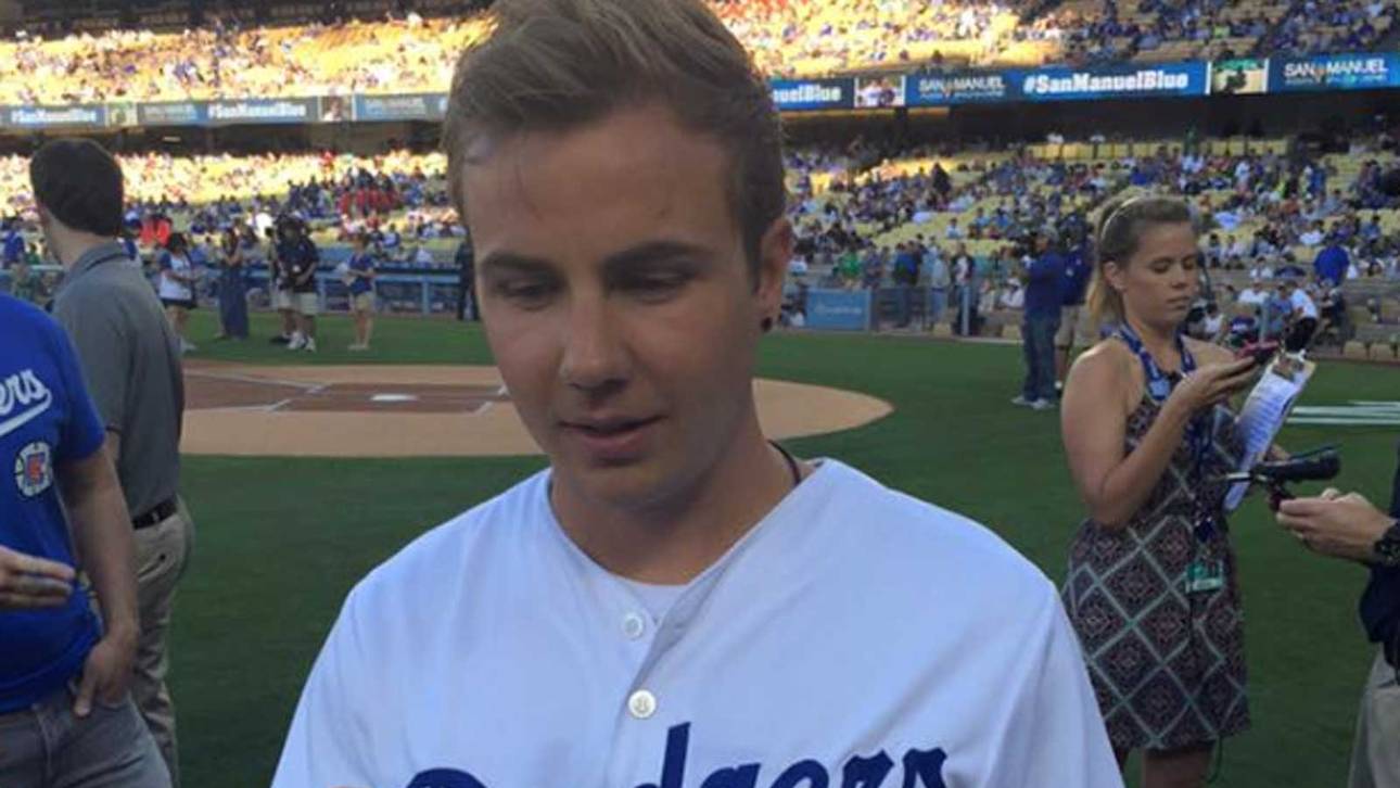 Mario Götze patzt beim Baseball