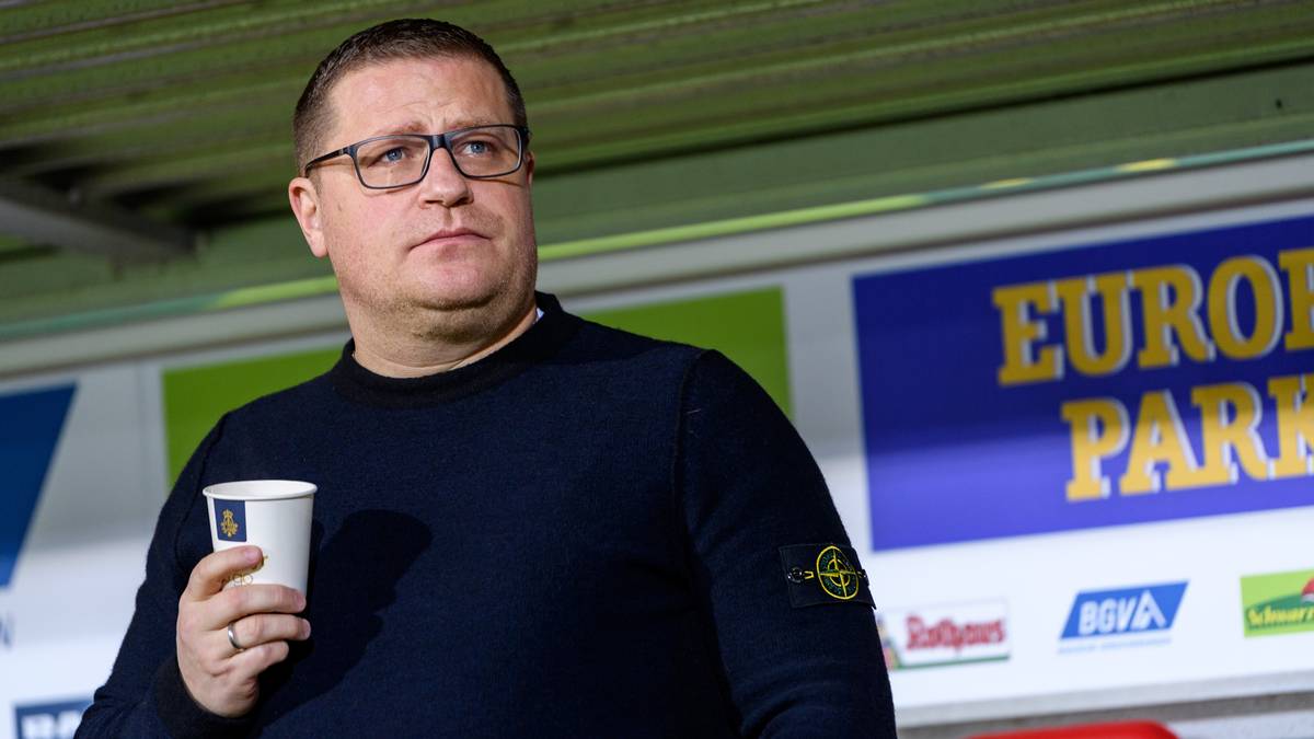 Nach einer durchwachsenen Saison mit Platz neun planen Borussia Mönchengladbachs Sportdirektor Max Eberl und Trainer Dieter Hecking den Angriff auf die internationalen Plätze