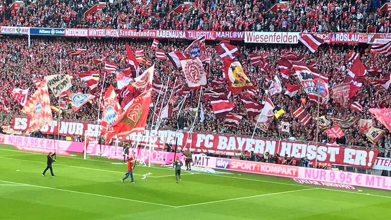 Bayern und BVB mit Banner-Battle