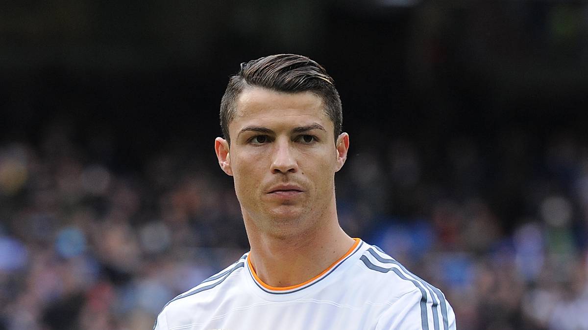 Um Ronaldo zu besänftigen? Gut möglich, denn Bale kostete offenbar doch mehr als der Portugiese: "Football Leaks" enthüllte im Januar die komplette Vereinbarung zwischen Real und Tottenham. Demnach habe Bale exakt 100.759.418 Euro gekostet. Allerdings verpflichteten sich beide Klubs, die niedrigere Summe als Kaufpreis zu nennen