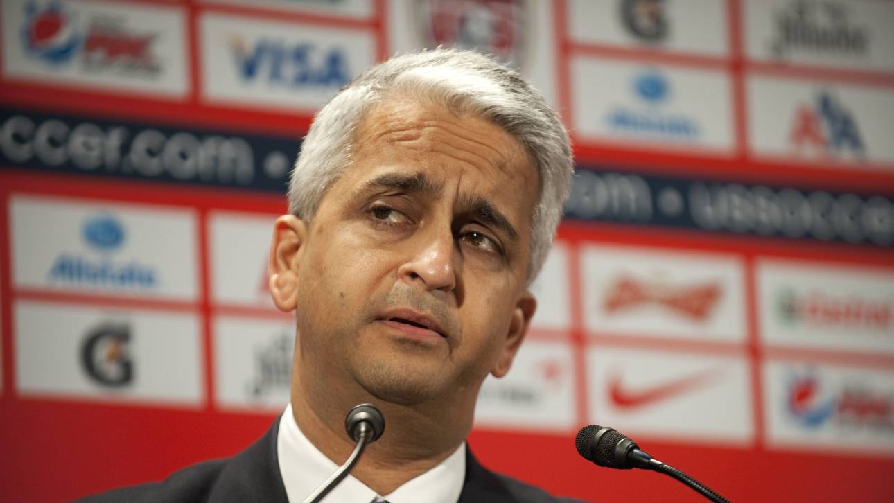 Kunstrasen-Eklat: US-Boss sagt sorry