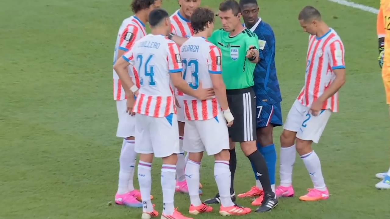 Auch diese dreckige Aktion kann Mbappé nicht stoppen
