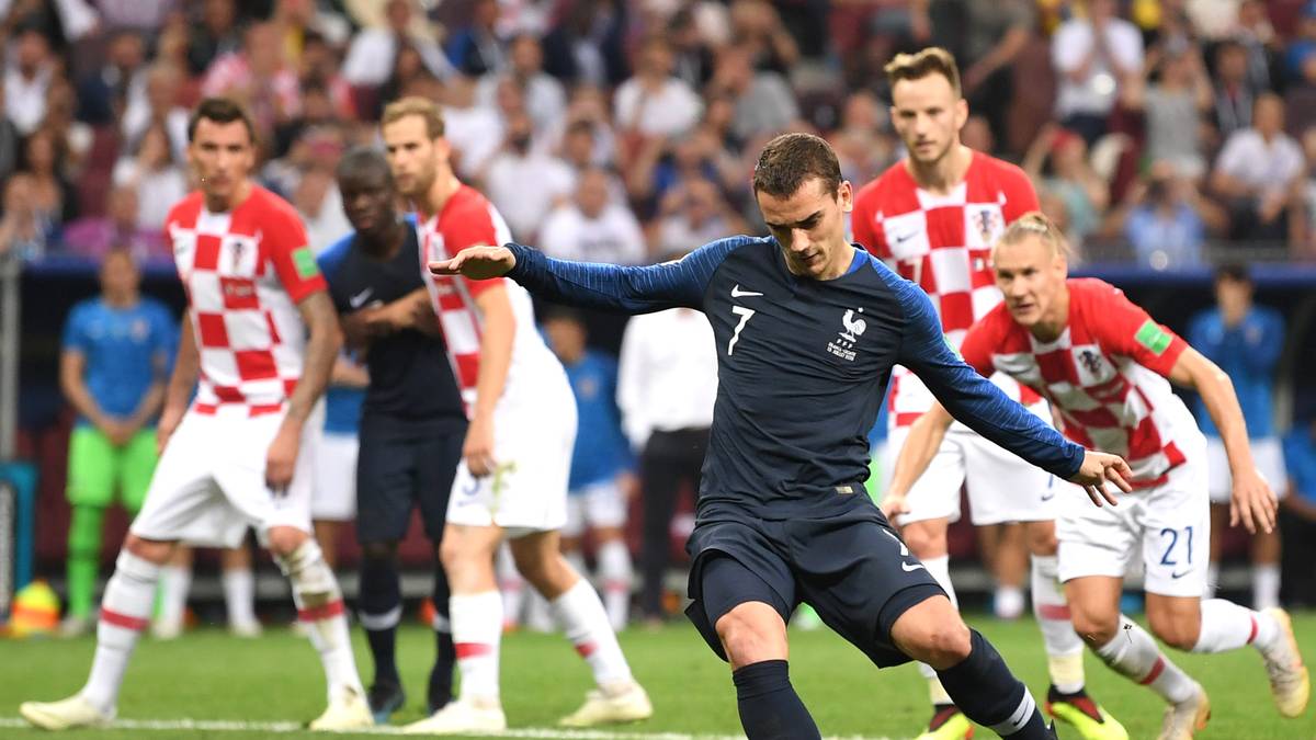 ANTOINE GRIEZMANN: Nicht so ein Freigeist wie bei Atletico, aber dafür sehr mannschaftsdienlich und mit enormem Bewegungsradius. Den Freistoß vor der Führung Mandzukics Eigentor holte er selbst heraus - wenn auch etwas fragwürdig. Sein Elfmeter war souverän. Der 27-Jährige verwandelte alle seine sechs Elfer für Frankreich. SPORT1-Note: 2