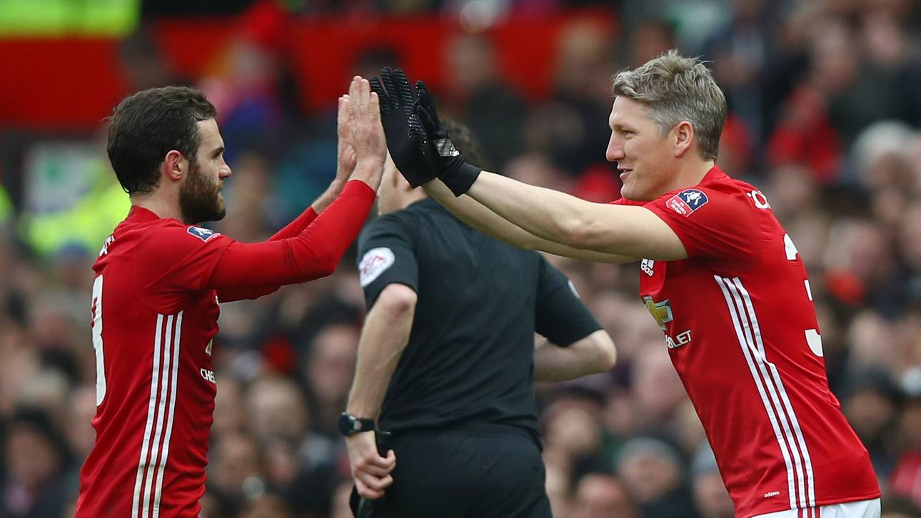 United siegt mit Schweinsteiger