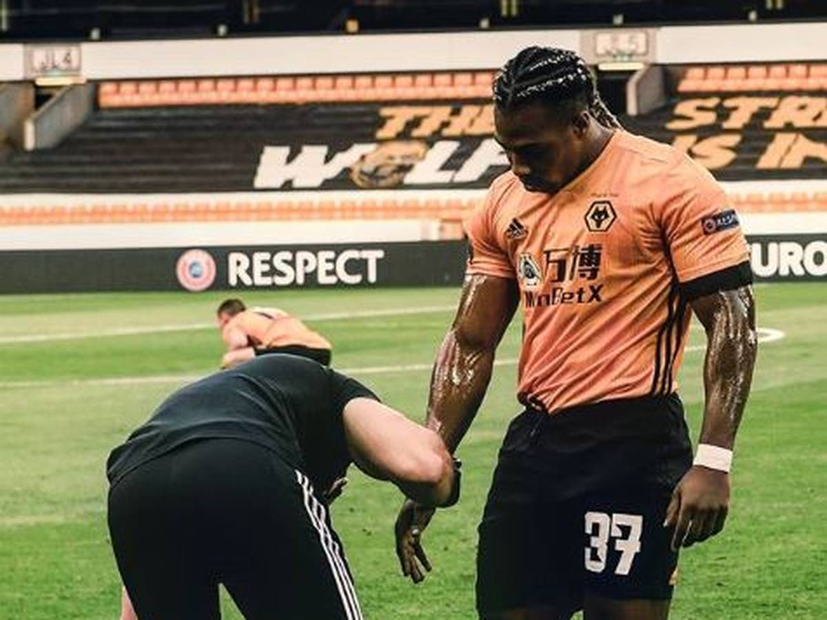 Europa League Adama Traore Von Wolverhampton Wieder Mit Babyol