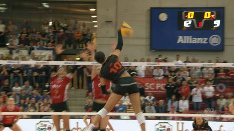 Im letzten Finalspiel um die Deutsche Meisterschaft sichert sich der Allianz MTV Stuttgart den Titel. Das Spiel bot dabei spektakuläre Ballwechsel und eine kuriose Szene am Ende des Matches.