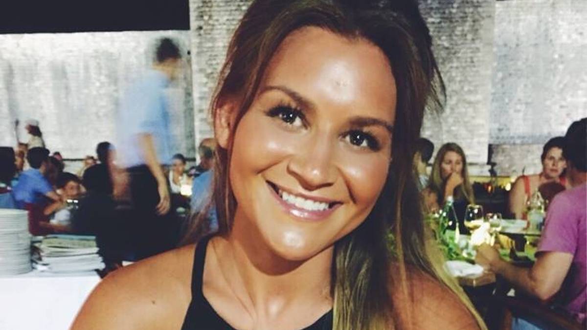 Vereinshandball spielt die Linkshänderin in Rumänien