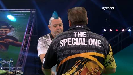 Peter Wright ist am 12. Spieltag der Darts Premier League komplett von der Rolle. Gegen den Portugiesen Jose de Sousa ist der Schotte absolut chancenlos. 