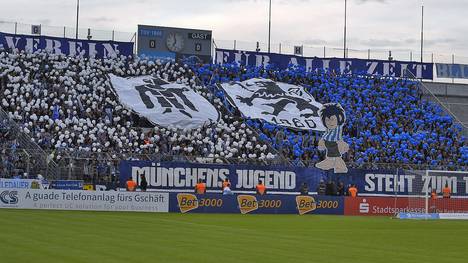 Die Fans des TSV 1860 München wollen mit ihren Löwen in die 3. Liga aufsteigen