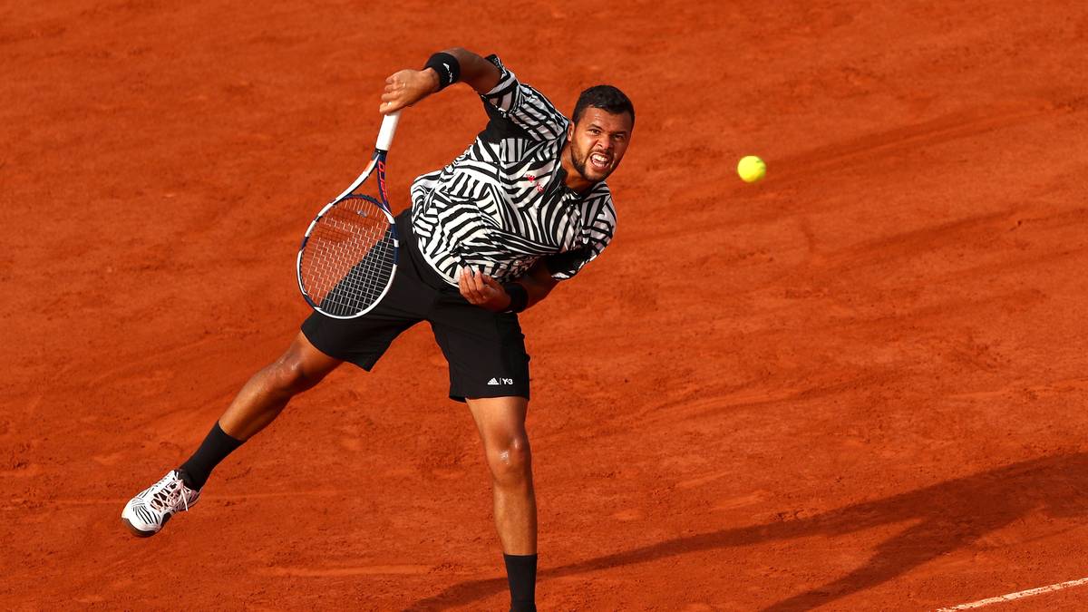 Besonders bitter: Zum Zeitpunkt der Verletzung liegt Tsonga 5:2 im ersten Satz vorne
