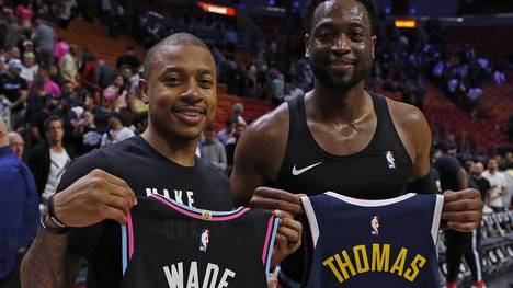Isaiah Thomas (l., mit Dwyane Wade) spielte bereits für 8 Teams in der NBA