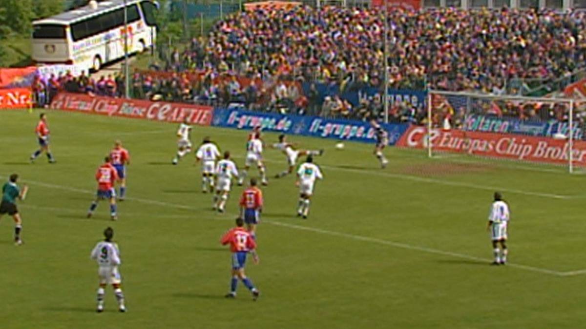 20. Mai 2000: Bayer Leverkusen verspielt ausgerechnet vor den Toren Münchens die Meisterschaft. Ein Eigentor von Michael Ballack leitet das Drama ein.