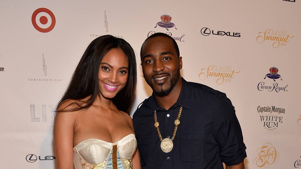 Wide Receiver Hakeem Nicks steht derzeit ohne Vertrag da - aber nicht ohne Verlobte. Model Ariel Meredith wusste bereits in der "Sports Illustrated Swimsuit Issue" zu überzeugen