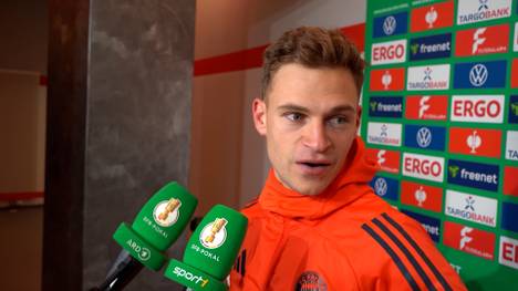 Der FC Bayern München setzt sich in einem spektakulärem Spiel gegen Union Berlin durch und zieht ins Viertelfinale ein. Joshua Kimmich kritisiert im Anschluss die Platzbedingungen.